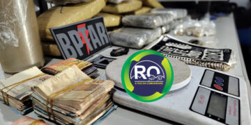BPTAR: Olheiro foge deixando grande quantidade de droga e dinheiro