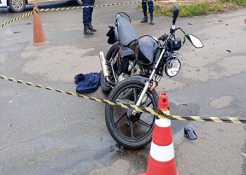 COLISÃO: Motociclista morre em grave acidente no centro da capital