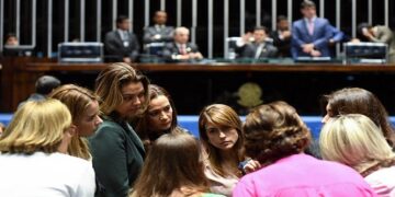 Novo relatório do Código Eleitoral reserva 20% dos legislativos para mulheres