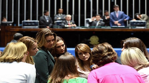 Novo relatório do Código Eleitoral reserva 20% dos legislativos para mulheres