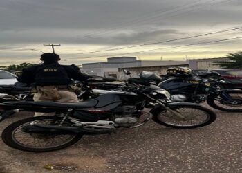 Em Porto Velho-RO, Polícia Rodoviária Federal recupera veículo com restrição de roubo e furto