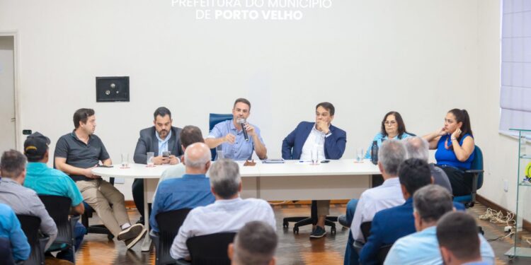 Prefeito se reúne com empresários e propõe parceria para solucionar problemas de Porto Velho