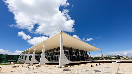 STF determina que ex-deputado Daniel Silveira entregue pistola registrada em seu nome