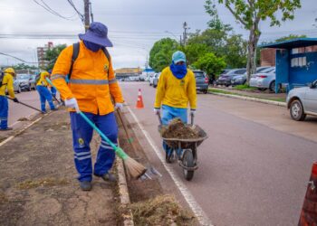 Operação de limpeza já varreu mais de 100 mil metros de ruas e recolheu 17 mil toneladas de entulho em Porto Velho