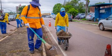 Operação de limpeza já varreu mais de 100 mil metros de ruas e recolheu 17 mil toneladas de entulho em Porto Velho