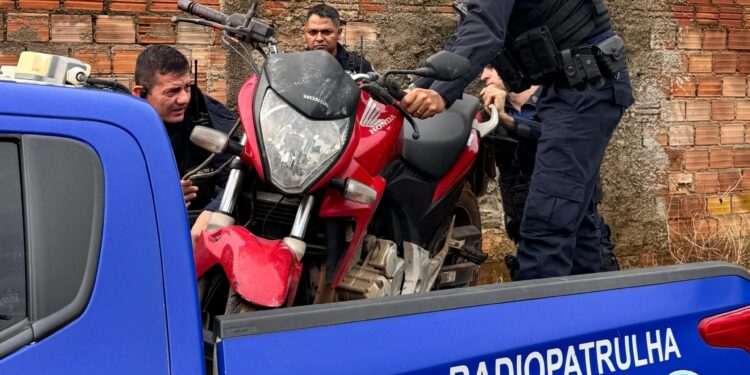 Polícia Militar recupera motocicleta furtada em Ariquemes