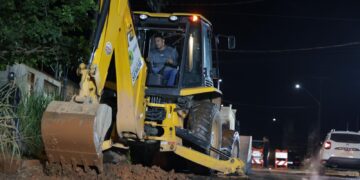 Prefeito acompanha início dos trabalhos noturnos da Operação Tapa-Buracos em Porto Velho