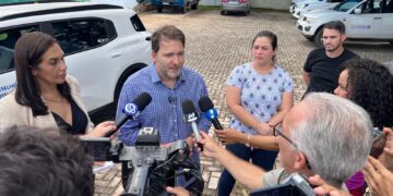Deputado Alex Redano entrega veículo ao Conselho Tutelar de Ariquemes