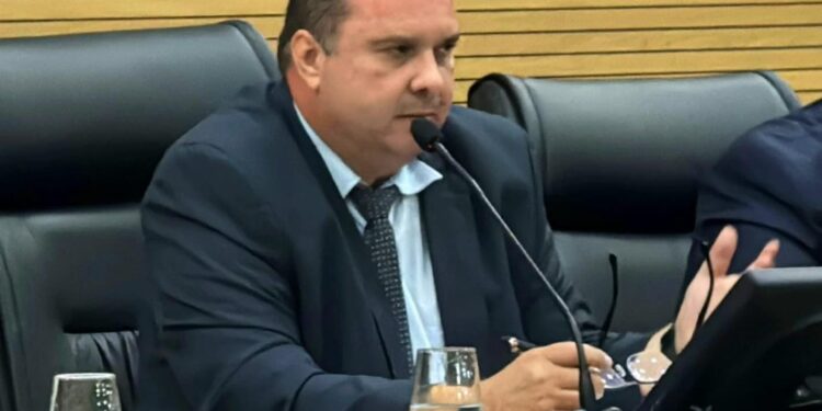 Dr. Luís do Hospital garante R$ 2,7 milhões para obras de infraestrutura em Jaru