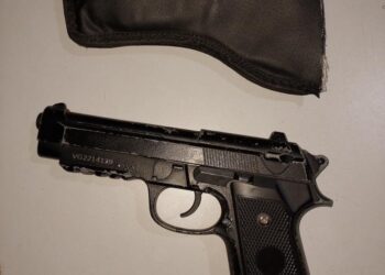 SUSPEITO É DETIDO PORTANDO ARMA DE AIRSOFT EM LANCHONETE DE VILHENA