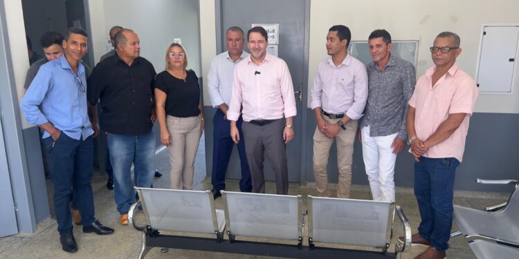 Deputado Alex Redano vistoria obra concluída na UBS do distrito de Estela Azul, em Machadinho
