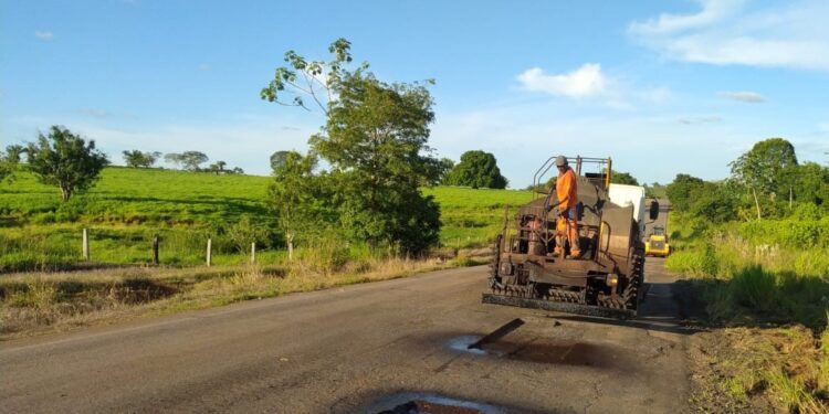 Governador Marcos Rocha atende indicação do deputado Jean Oliveira e recupera as rodovias 489 e 491 em São Felipe d’Oeste