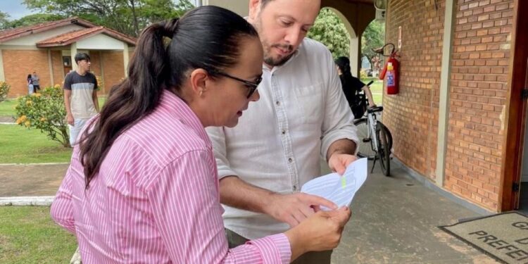 Rosangela Donadon discute melhorias nas estradas rurais com o prefeito Flori e fortalece parceria com o Estado