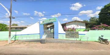 Ieda Chaves solicita cobertura do pátio da Escola Juscelino Kubitschek, em Santa Luzia D’Oeste