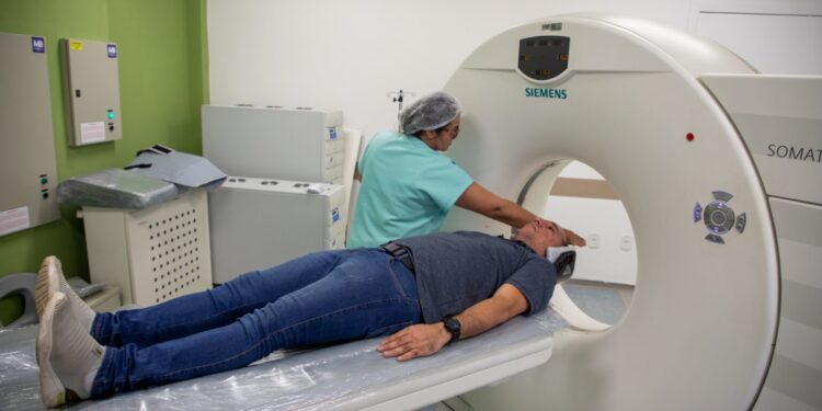 Governo de RO zera fila de exames de tomografia convencional e com contraste