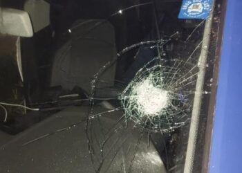 PM apreende arma e objetos roubados de dupla que atirou contra guarnição