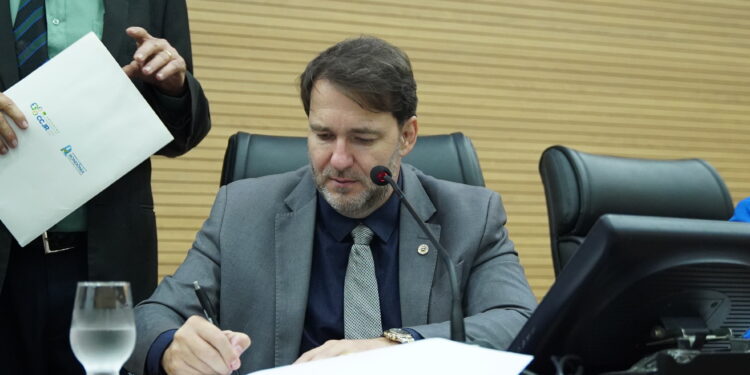 Presidente da Assembleia Legislativa solicita manutenção da RO-140 em Cacaulândia