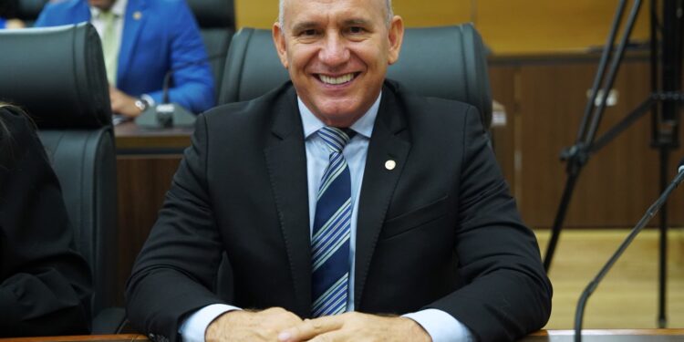 Deputado Ezequiel Neiva celebra atualização da legislação sobre agrotóxicos em Rondônia