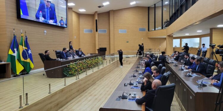 Na abertura do ano legislativo, governo de RO sinaliza manutenção da harmonia entre Poderes em 2025