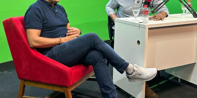 Eyder Brasil destaca segurança, saúde e assistência social em entrevista