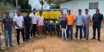 Deputado Alan Queiroz entrega maquinários agrícolas para produtores rurais do município de Ouro Preto