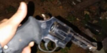 Agressor de violência doméstica é preso pela PM e revólver apreendido