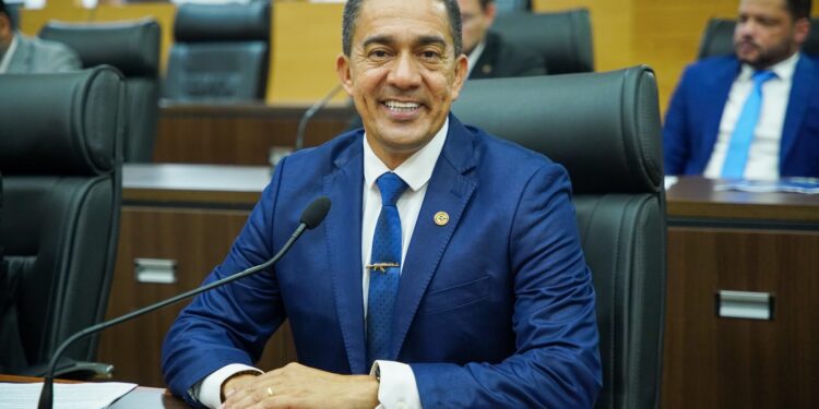 Eyder Brasil celebra aprovação de projeto que fortalece o Sistema Socioeducativo em Rondônia