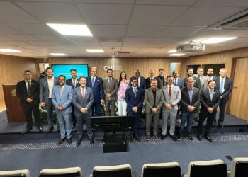 Deputado Ezequiel Neiva vistoria recuperação da rodovia de acesso a Cabixi