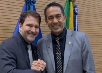 Eyder Brasil parabeniza Alex Redano pela presidência da Alero