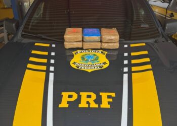 Em Guajará-Mirim, PRF prende passageira de táxi transportando Maconha