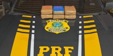 Em Guajará-Mirim, PRF prende passageira de táxi transportando Maconha