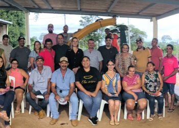 Maquinário comprado com emenda da deputada Cláudia de Jesus é entregue em Teixeirópolis