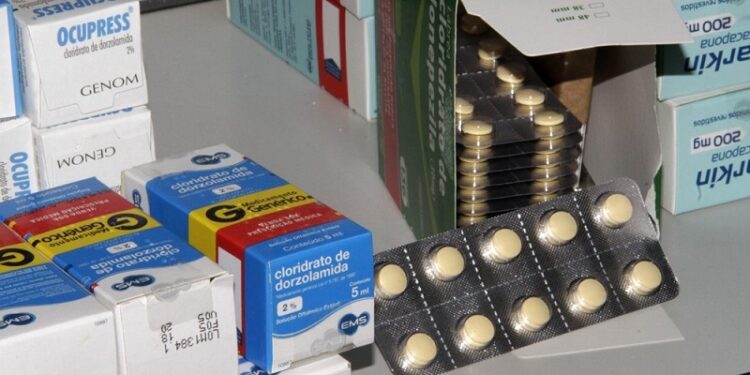 Deputado Alan Queiroz destina R$ 350 mil para aquisição de medicamentos ao Vale do Anari