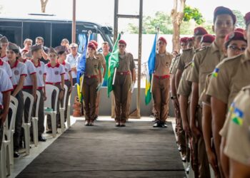 Governo de RO realiza cerimônia de abertura do ano letivo com entrega simbólica de materiais escolares em Vilhena