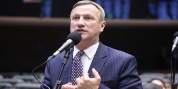 Projeto suspende decreto que regulamenta poder de polícia da Funai