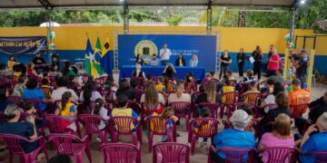 Professora da rede municipal conquista primeiro lugar em concurso de coletâneas de poesias