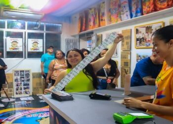 CORRE LÁ QUE AINDA TEM: Banda do Vai Quem Quer comercializa 2ºlote dos abadás