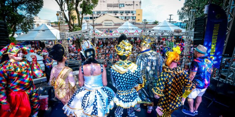 Curumim Folia leva alegria, música, fantasia e diversão para crianças no Mercado Cultural
