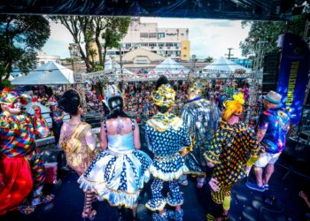 Confira a programação dos blocos carnavalescos e alteração no itinerário dos ônibus para este final de semana