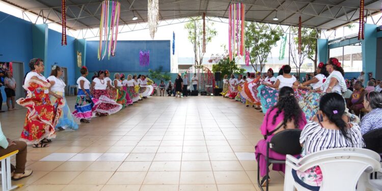 Centro de Convivência do Idoso retoma atividades em 2025 com o tradicional “Carnaval do CCI”