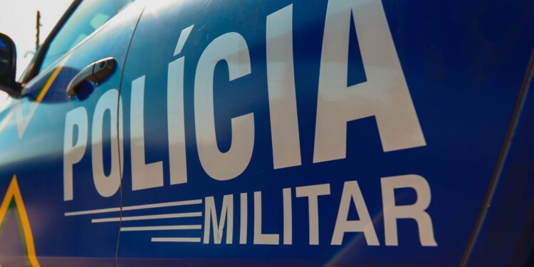 GUAJARÁ-MIRIM – POLÍCIA MILITAR RECUPERA TELEVISÃO ESCONDIDA EM MATAGAL APÓS DENÚNCIA ANÔNIMA