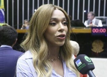 PEC que acaba com a escala de trabalho 6×1 é protocolada na Câmara