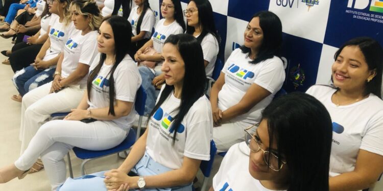 Ensino profissionalizante forma novos técnicos em enfermagem e administração, em Porto Velho