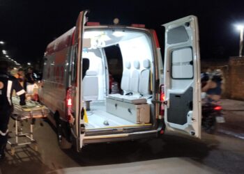Mãe e filho ficam feridos após acidente é motorista fugiu sem socorrer as vítimas