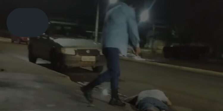 Homem é morto a tiros após discussão em via pública- VEJA O VÍDEO NO MOMENTO EM QUE A VÍTIMA É EXECUTADA