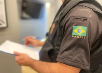 Mulher que prestava serviços para a Caixa Econômica Federal é presa pela PF por golpes em clientes