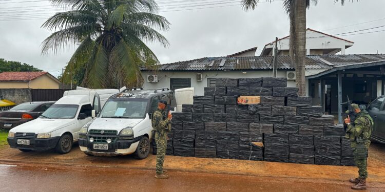 POLÍCIA APREENDE 30 MIL MAÇOS DE CIGARROS CONTRABANDEADOS EM OPERAÇÃO NA FRONTEIRA DE RONDÔNIA