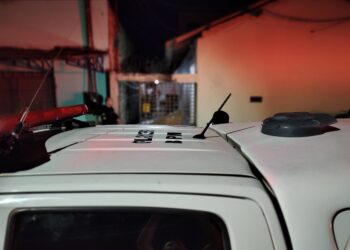 Urgente: Mulher é encontrada morta em uma cama e homem é degolado – VEJA O VÍDEO