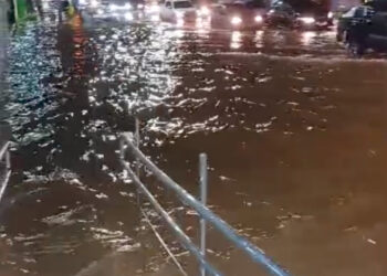 ALAGAÇÕES: Após forte chuva AV. Rio madeira próximo a av.Raimundo Cantuária fica tomada por água – VIDEO