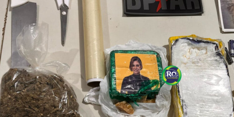 Mulheres do tráfico colocaram a foto de ” Michele Bolsonaro” em embalagem da droga